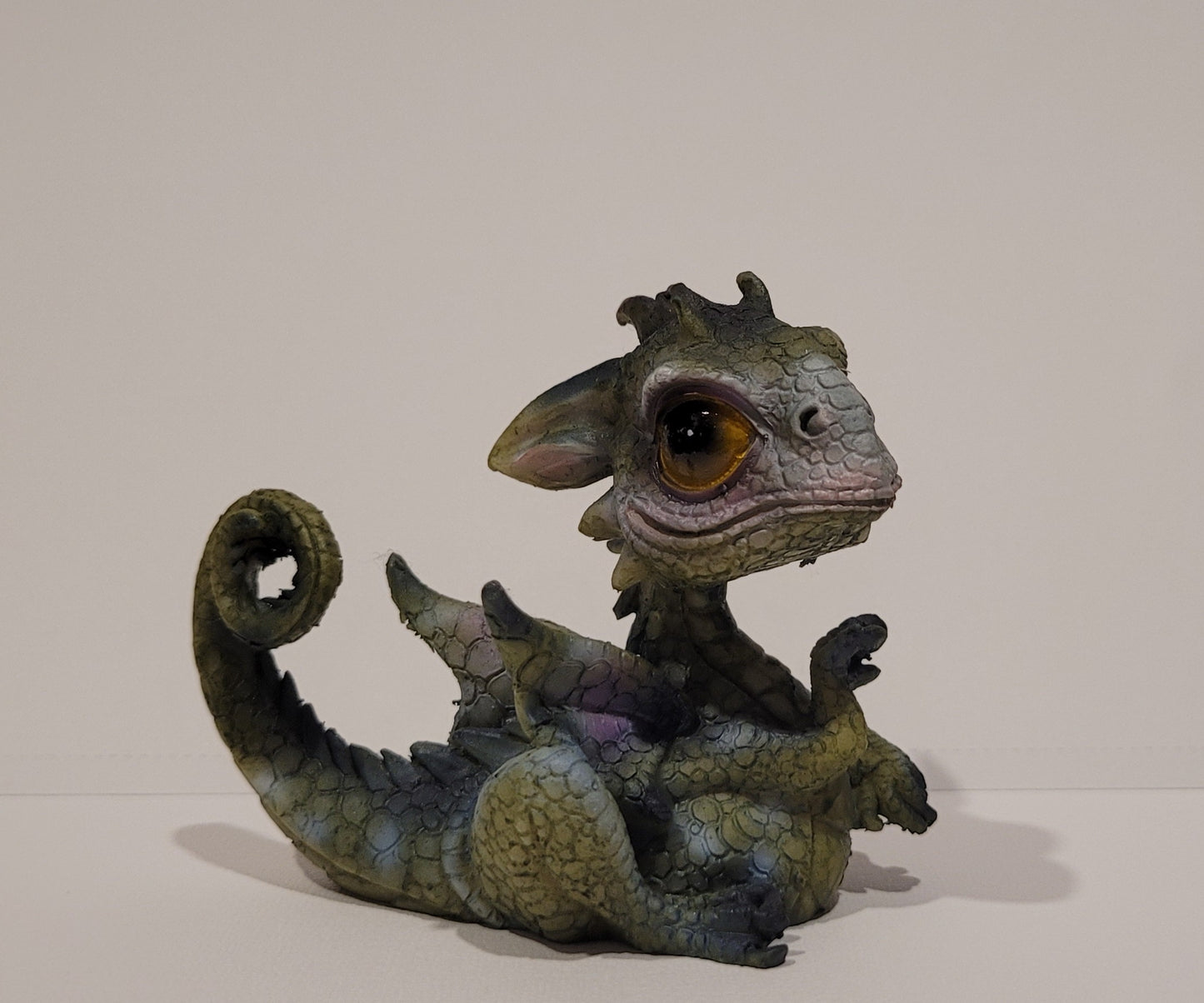 RESIN BABY DRAGON FIGURINE-POSING 3.5"L