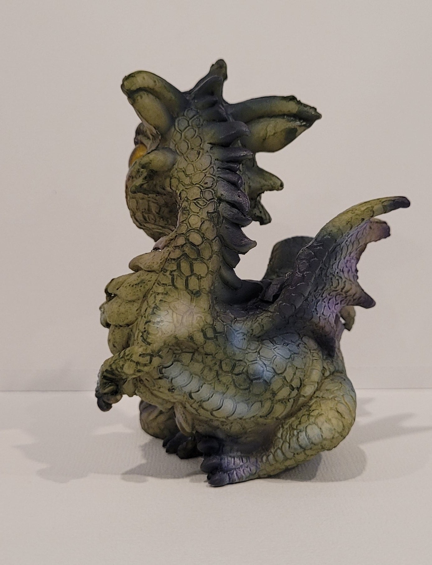 RESIN BABY DRAGON FIGURINE-WATCHING 5.25″H