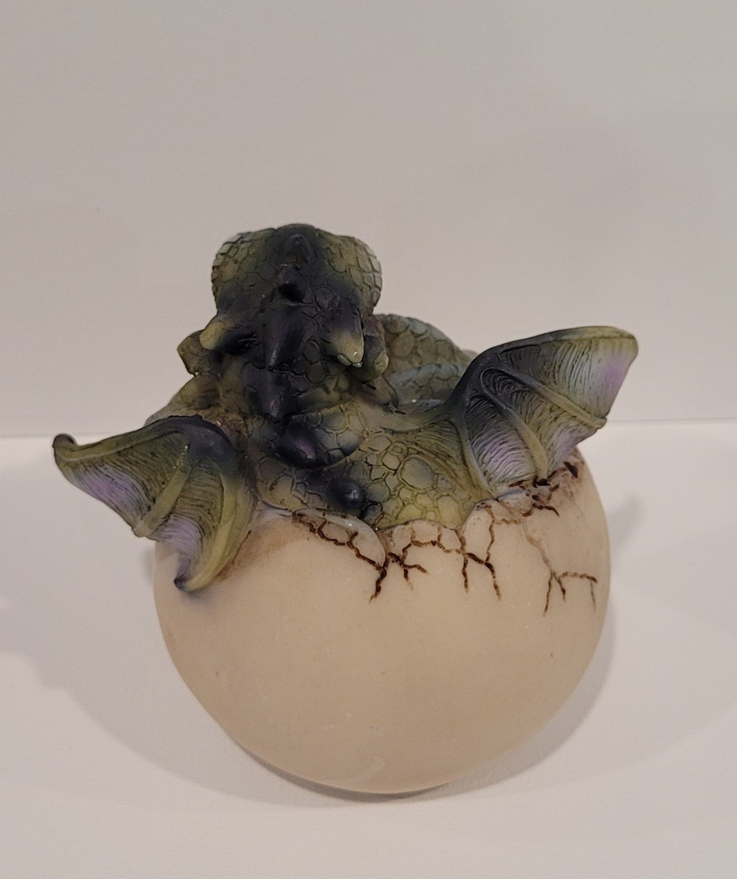 RESIN DRAGON - PEEKING & HATCHING- GREEN & BLUE- 3.5X3.75"